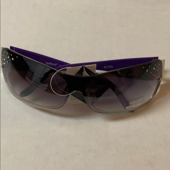2 for $30 sunglasses with rhinestones - Picture 1 of 2